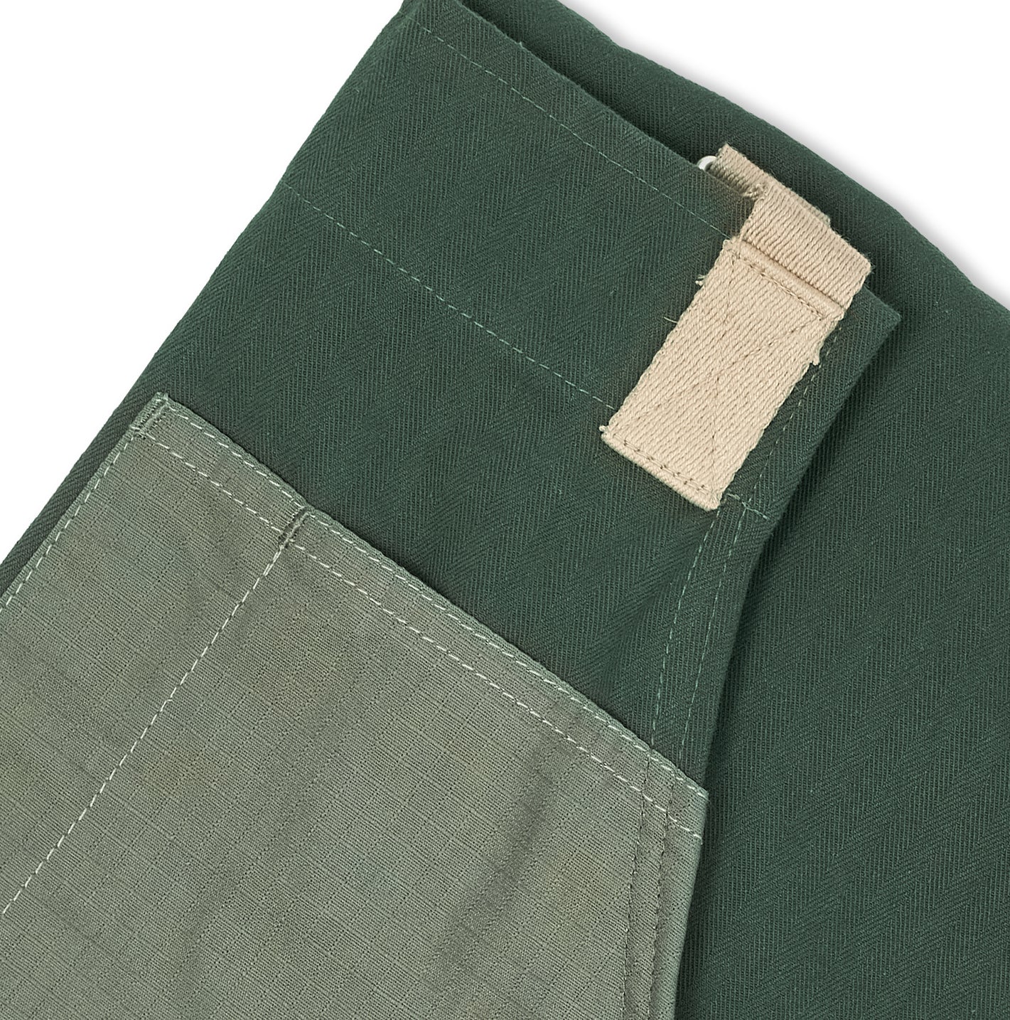 PEBBLE APRON - (Pine Green, เขียวเข้ม)