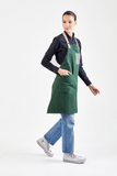 PEBBLE APRON - (Pine Green, เขียวเข้ม)