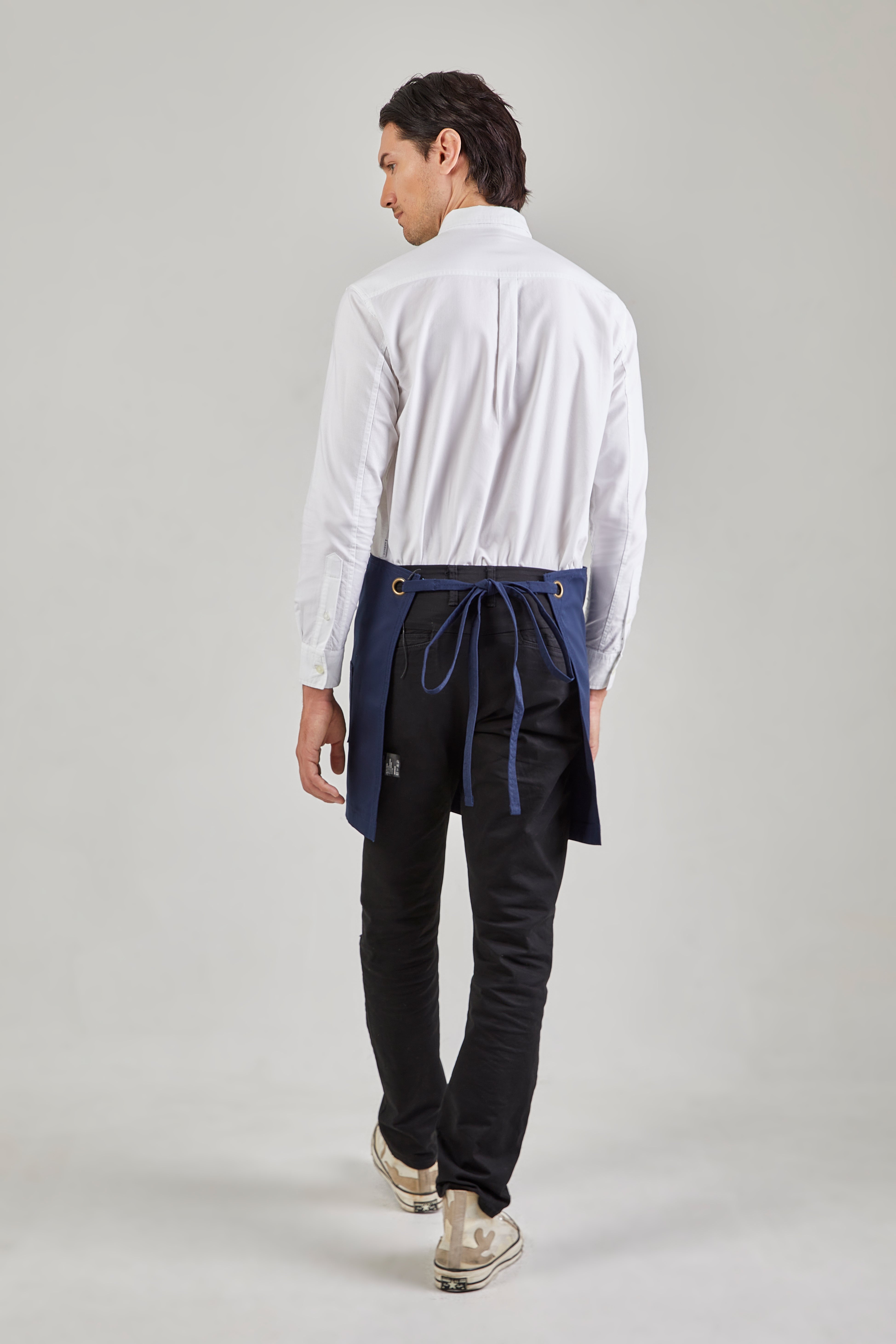 Motion Light Short Apron (Navy Blue, สีน้ำเงินเข้ม)