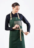 PEBBLE APRON - (Pine Green, เขียวเข้ม)