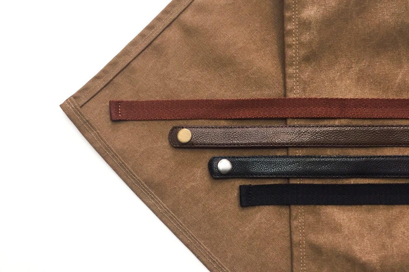 12C Cross Back Apron ผ้ากันเปื้อนสายไขว้หลัง (Cinnamon Brown , น้ำตาลซินนาม่อน)