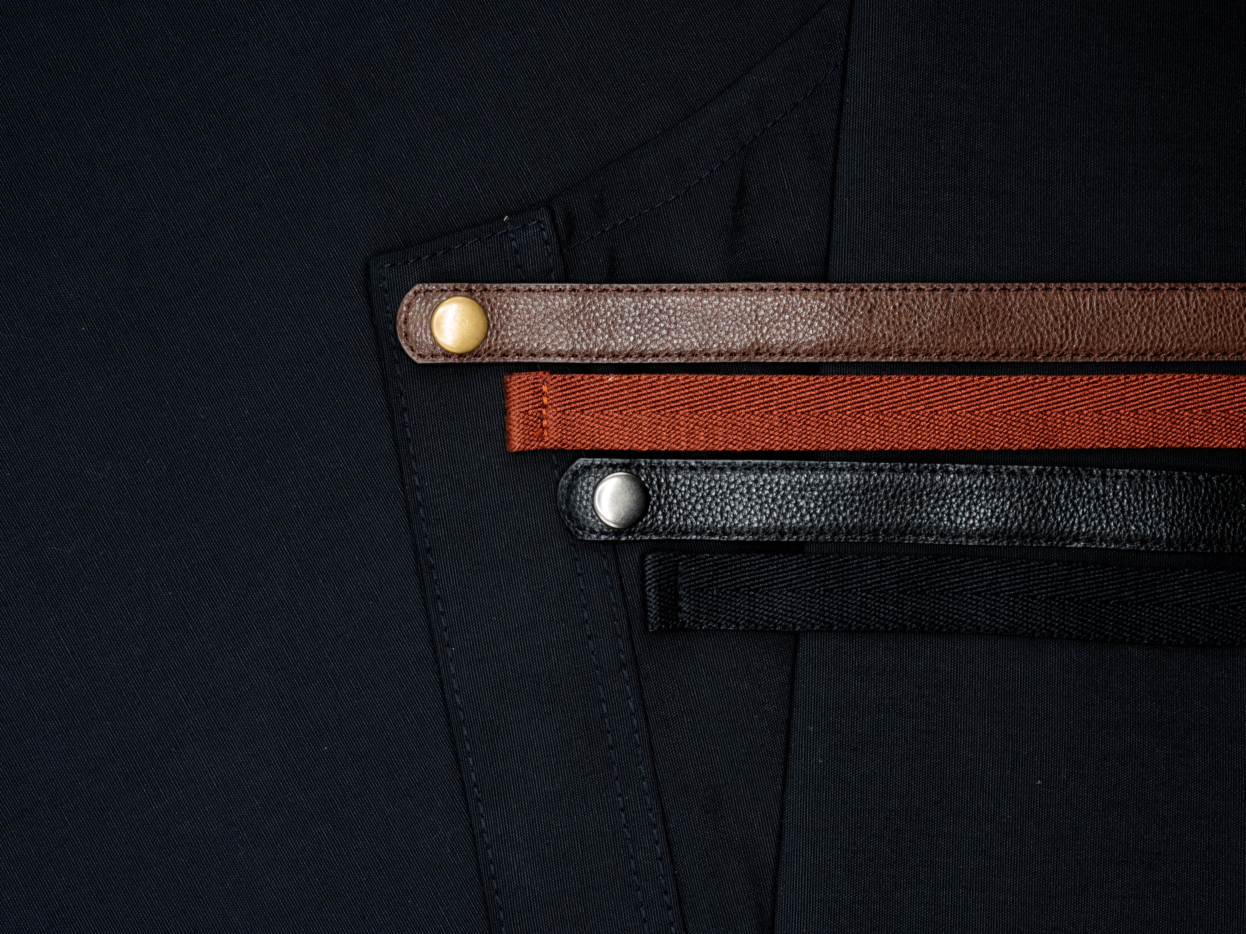 Motion Light Apron (Charcoal Black, ดำชาร์โคล)