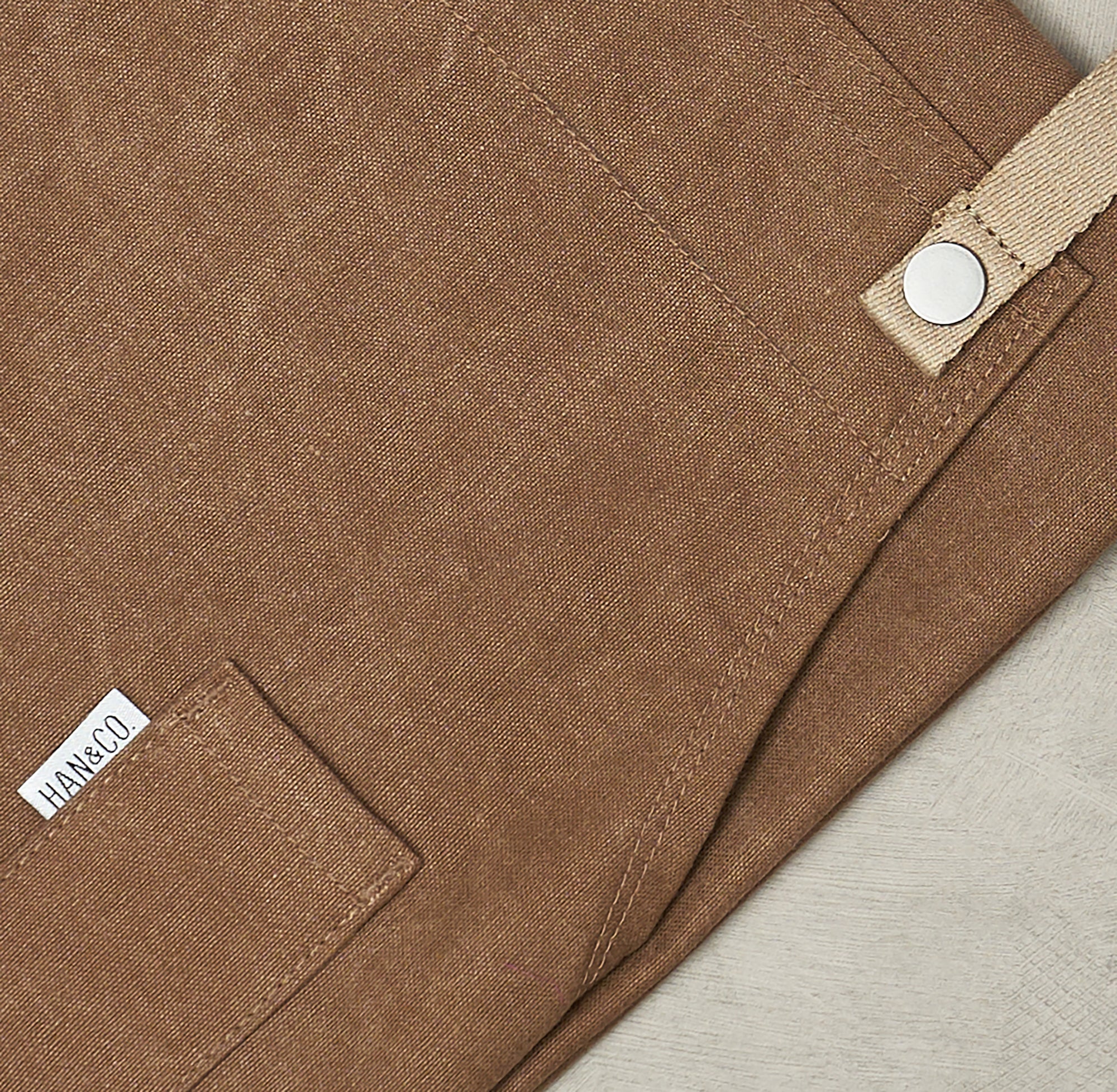12C Cross Back Apron ผ้ากันเปื้อนสายไขว้หลัง (Cinnamon Brown , น้ำตาลซินนาม่อน)
