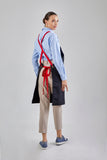 Motion Light Apron, ผ้ากันเปื้อน รุ่นMotion Lightสายไขว้หลัง (Charcoal Black, ดำชาร์โคล)