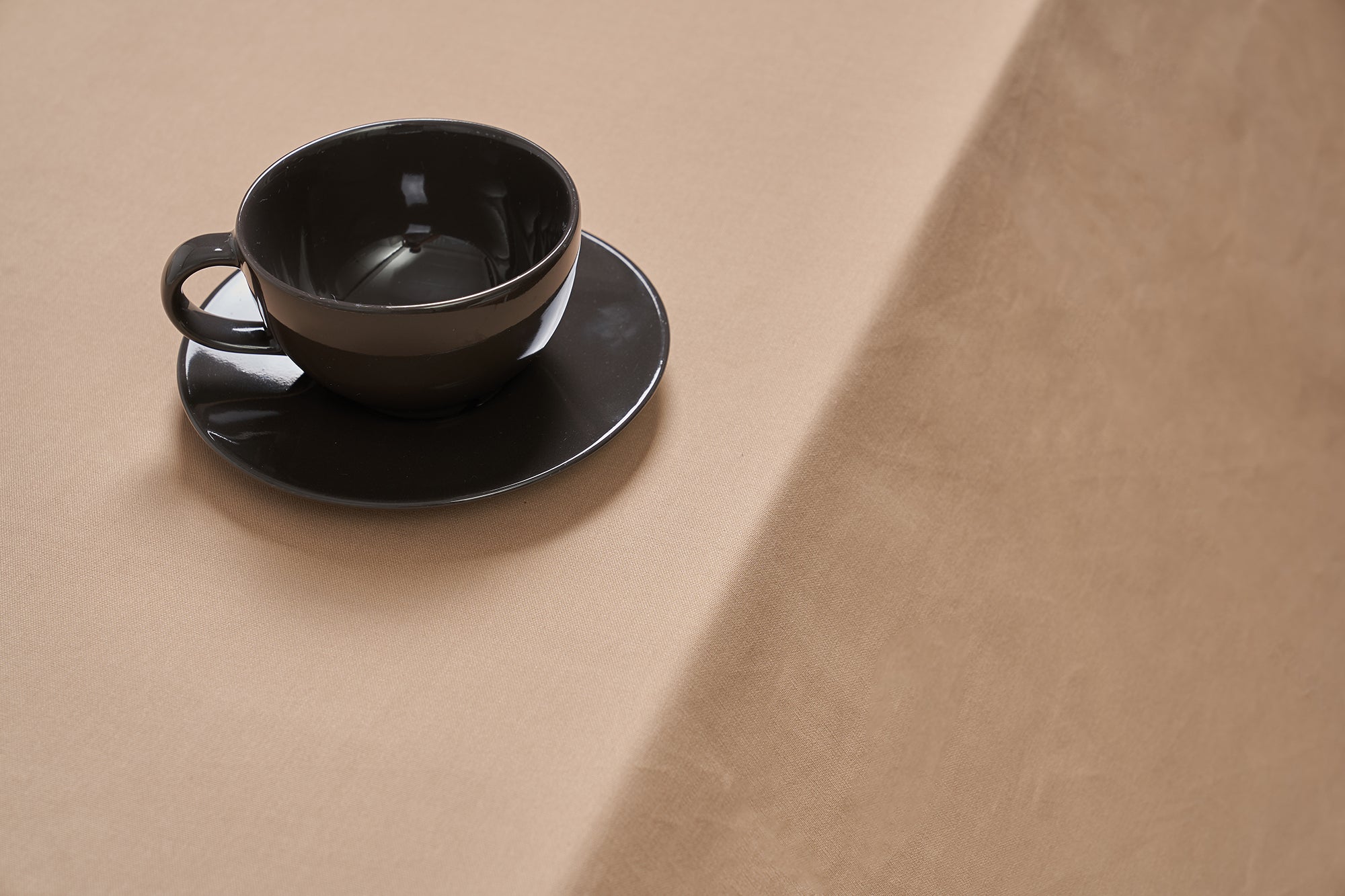 Han&Co. Table Cloth – Cookie Cream ผ้าปูโต๊ะ ผ้าคลุมโต๊ะ สี Cookie Cream HCTCB07
